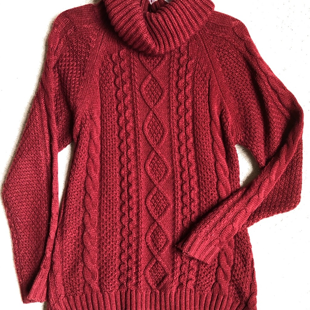 Knitted Res Cowl-Neck Sweater